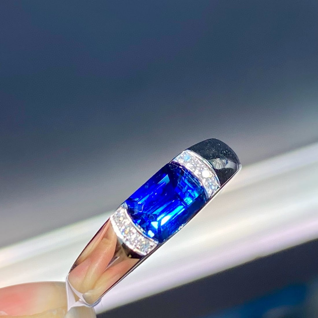 14k Gold 1.96 Ct Vivid Blue Natural Sapphire & Diamond Ring (1 of 4)