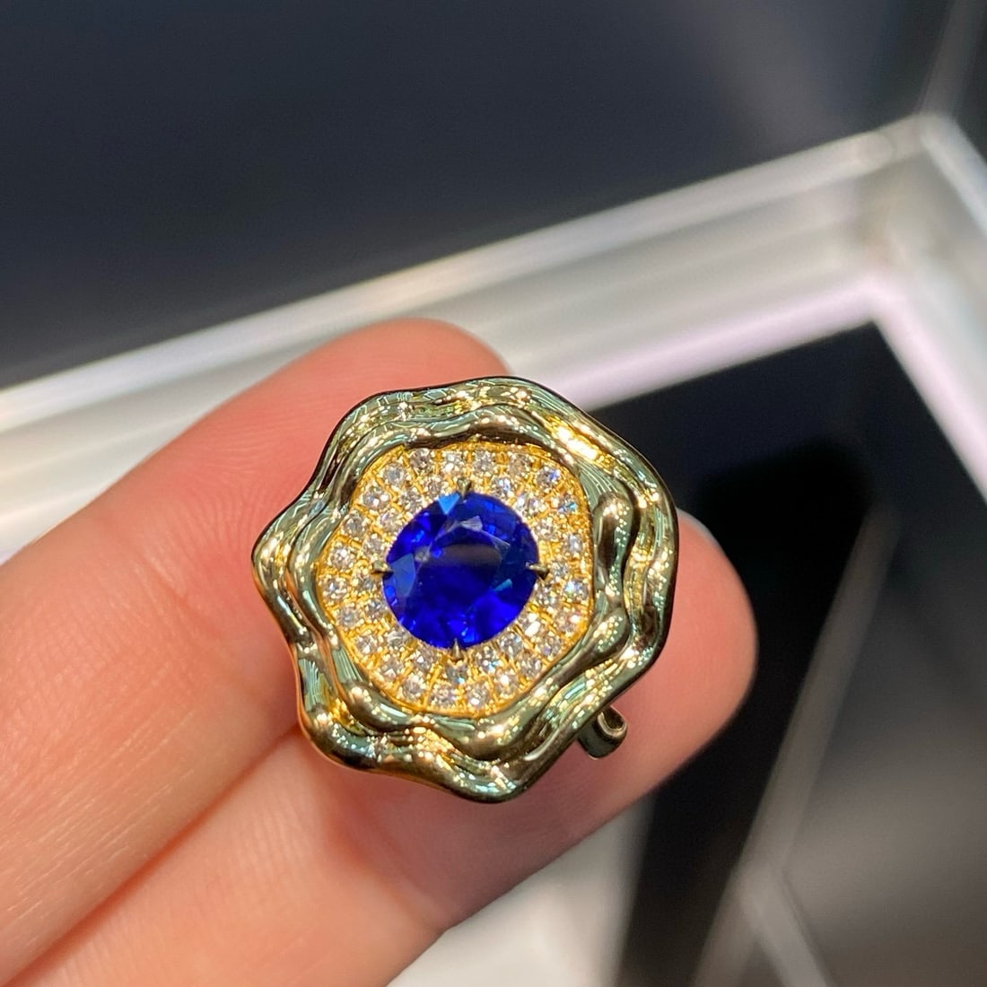 14k Gold 1.71 Ctw Vivid Blue Natural Sapphire & Diamond Ring - 2