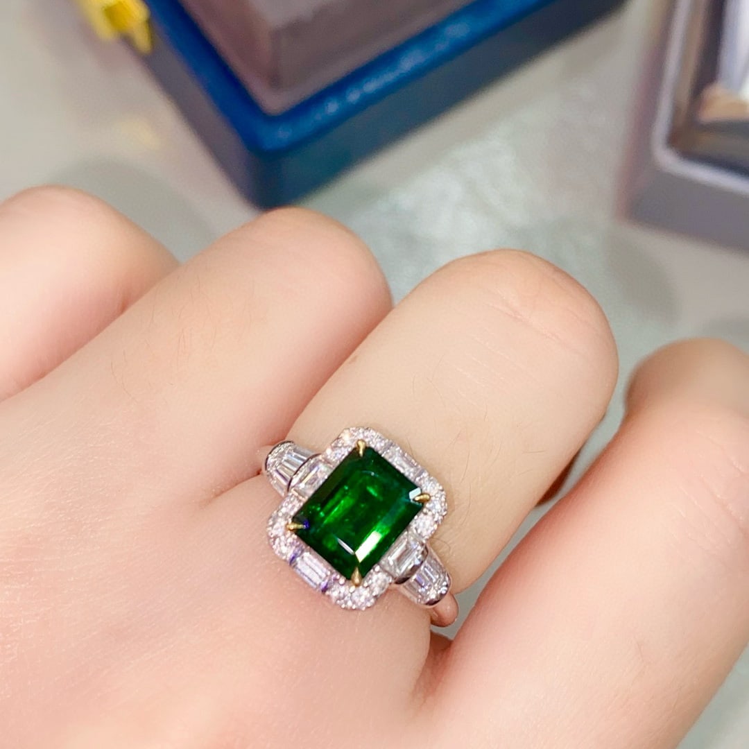 14k Gold 2.21 Ctw Vivid Green Natural Emerald & Diamond Ring - 4