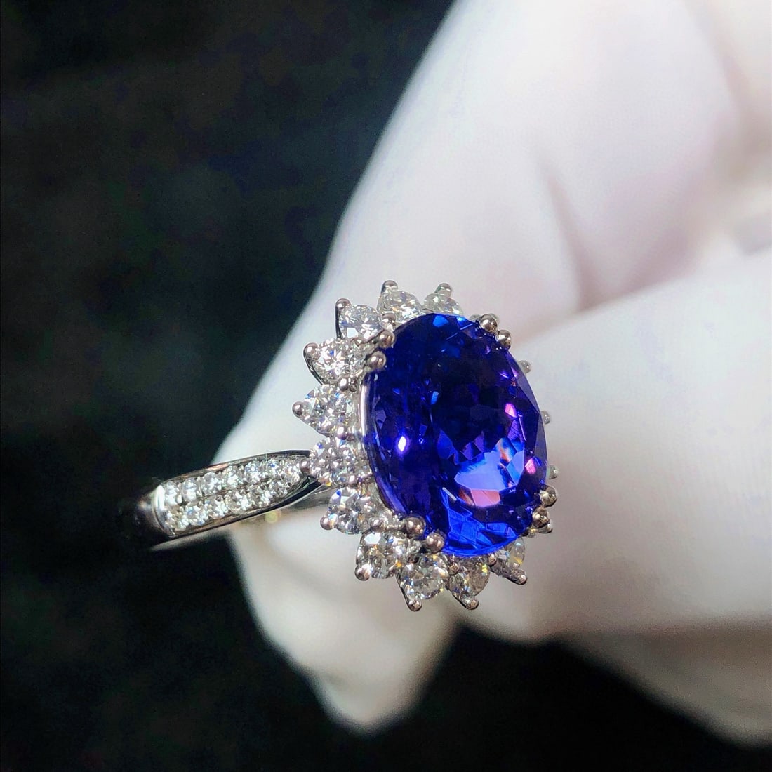 14k Gold 3.30 Ctw Natural Tanzanite & Diamond Ring - 2