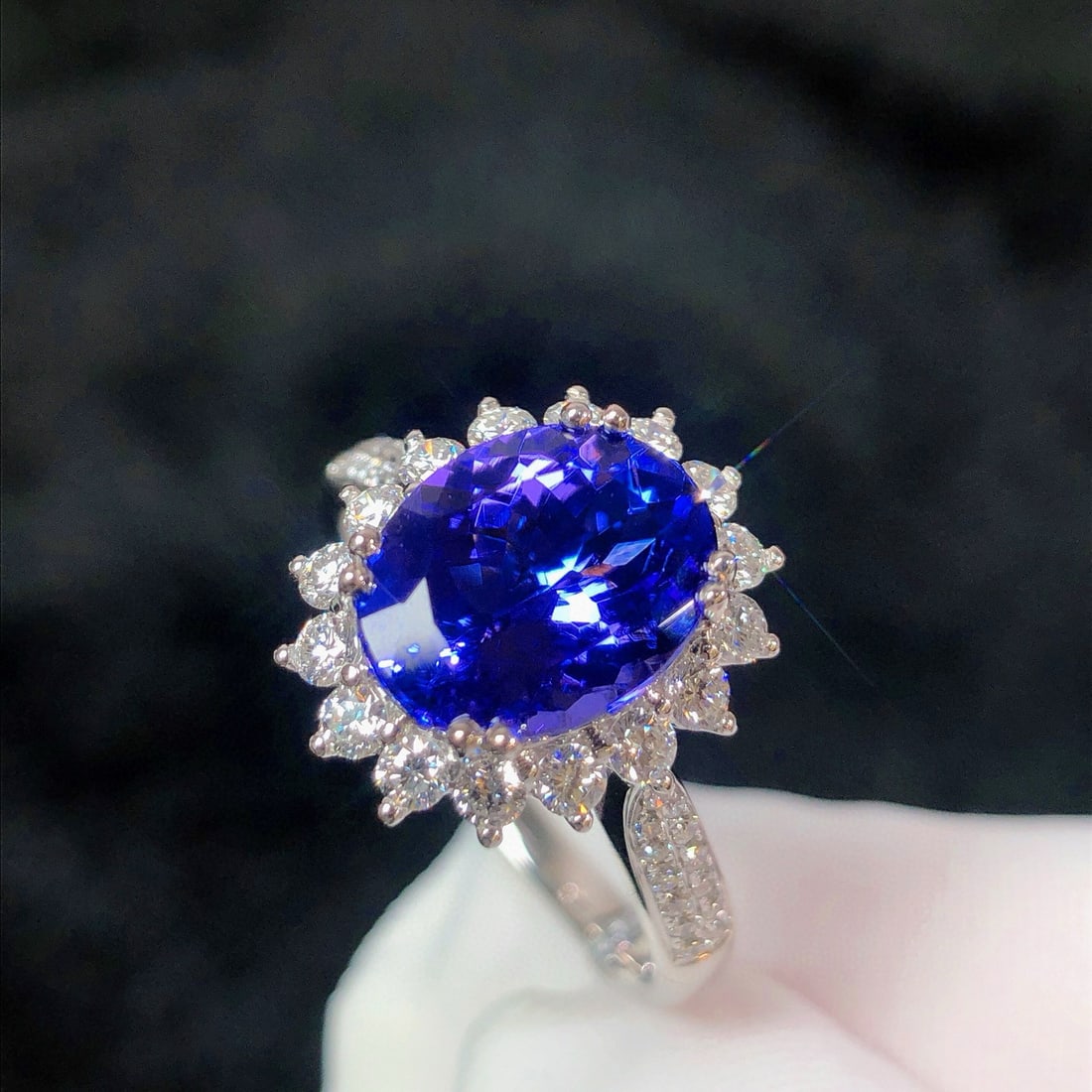 14k Gold 3.30 Ctw Natural Tanzanite & Diamond Ring - 3