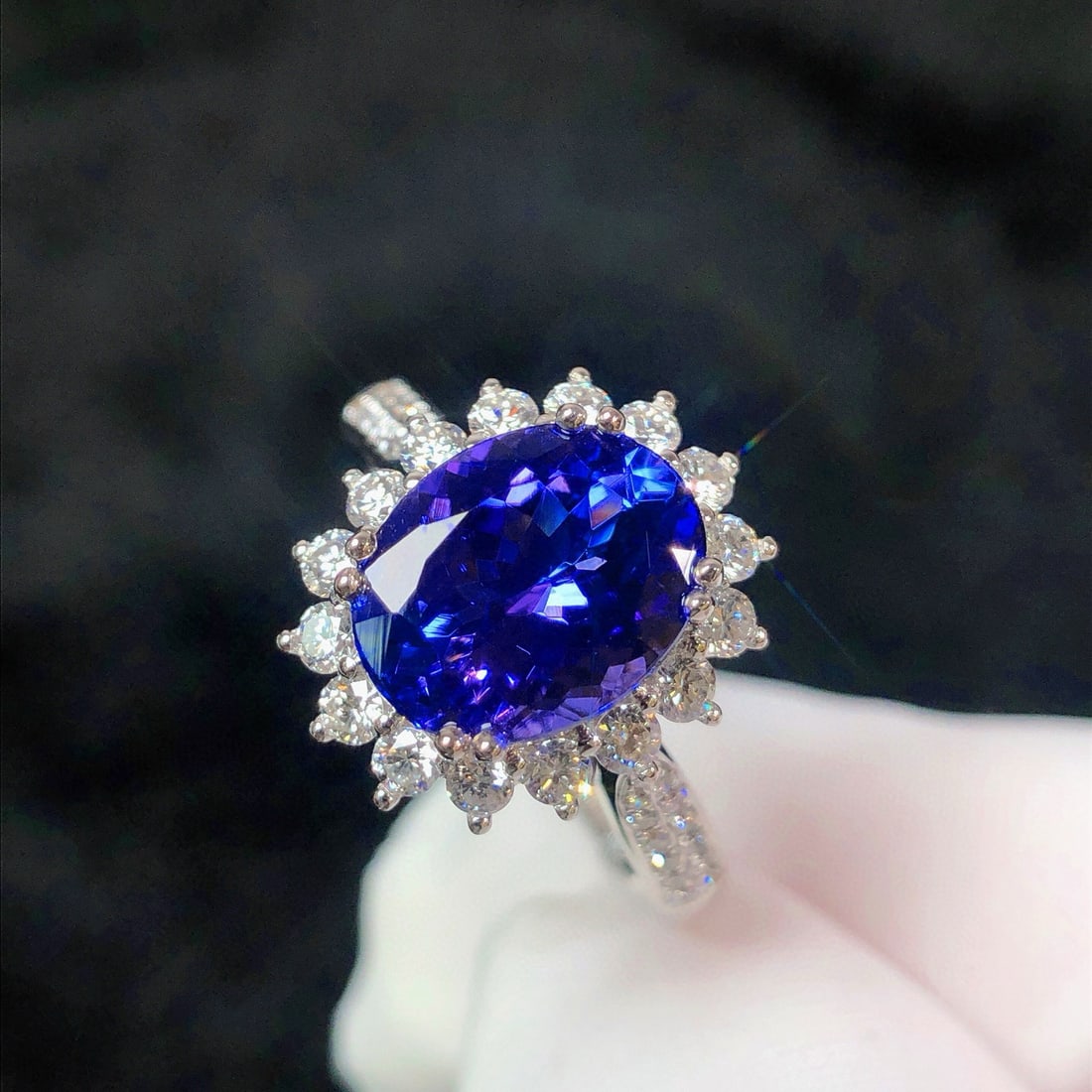 14k Gold 3.30 Ctw Natural Tanzanite & Diamond Ring - 4