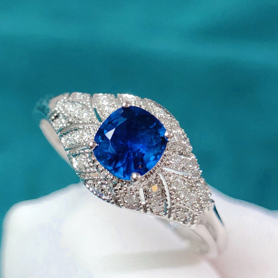 14k Gold 0.65 Ctw Natural Sapphire & Diamond Ring - 4