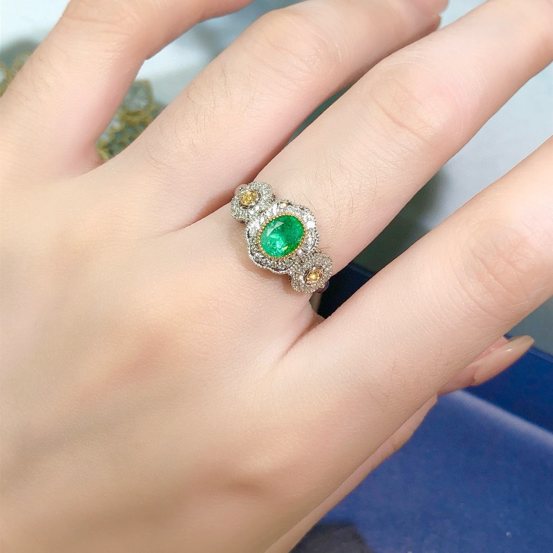 14k Gold 0.99 Ctw Natural Emerald & Diamond Ring - 6