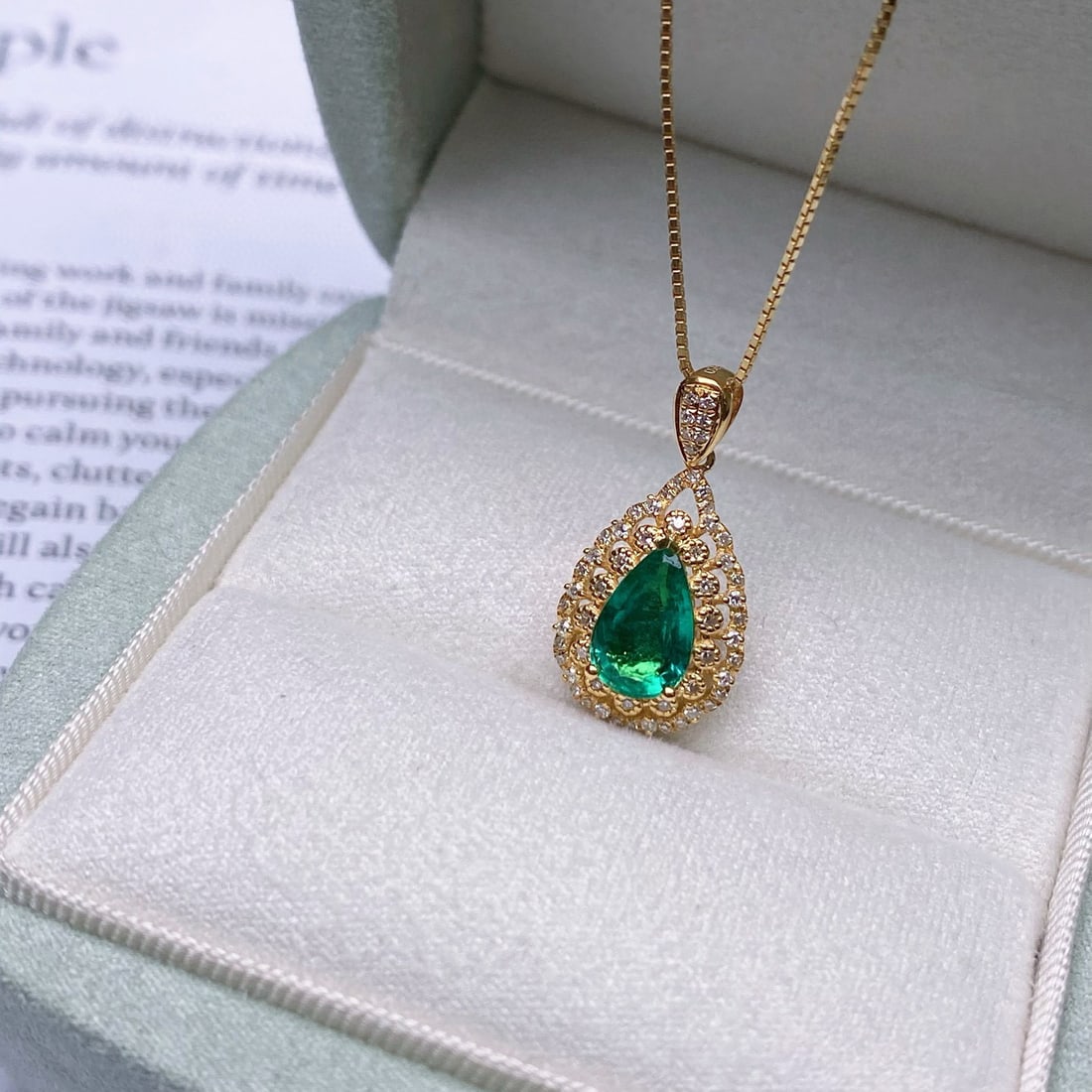 14k Gold 0.9 Ct Natural Emerald & Diamond Pendant( Without Chain ): Ref:230958226 // gold content:14k gold // main gemstone:emerald // shape:pear // carat weight:0. 9ct // color:green // treatment:natural // // adjacent gemstone 2 : diamond // number of stones:58