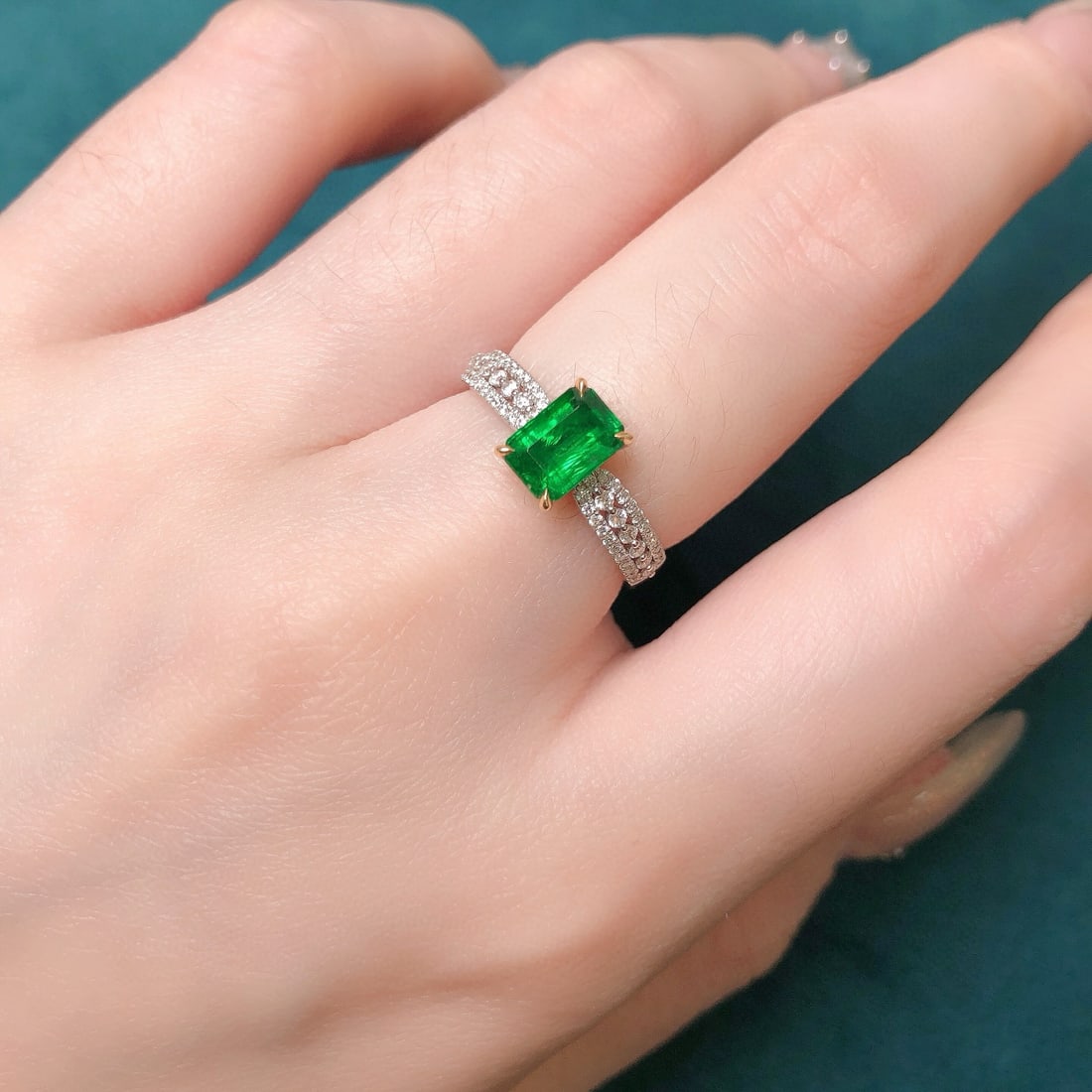 14k Gold 1.26 Ctw Vivid Green Natural Emerald & Diamond Ring - 7