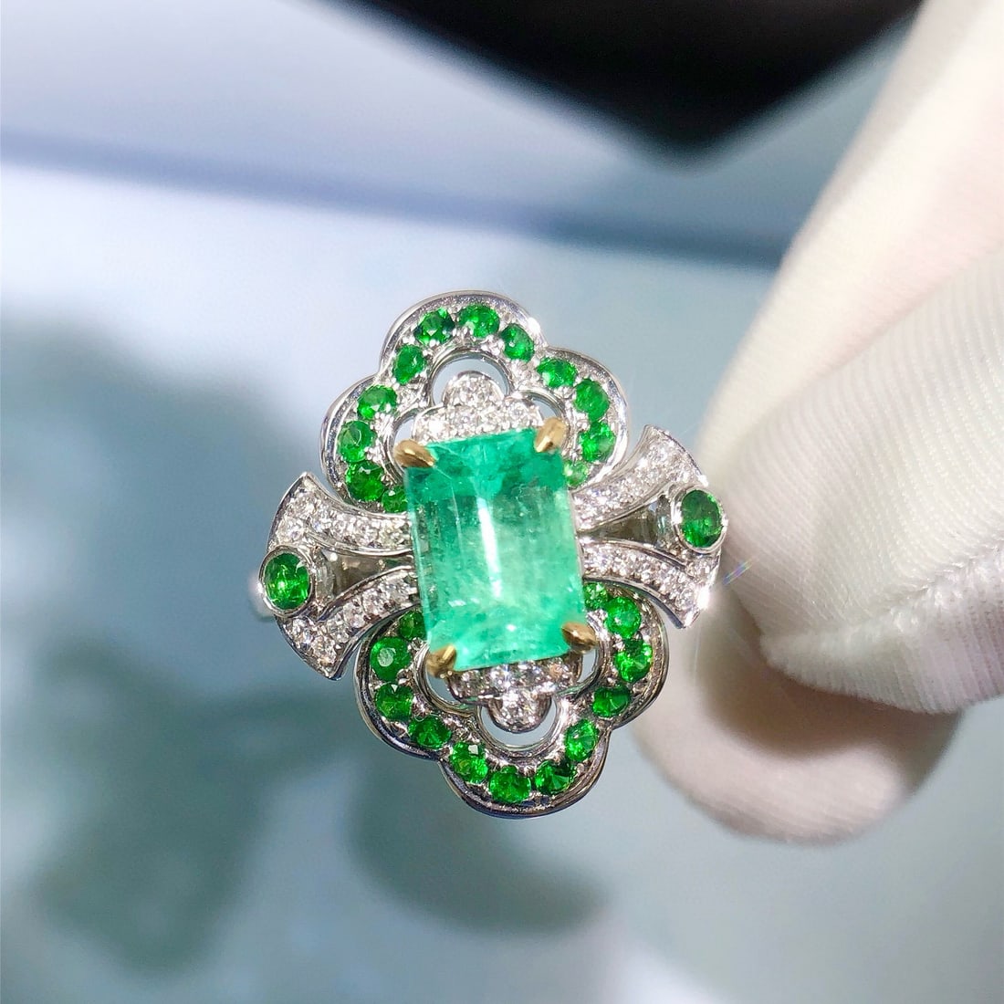 14k Gold 1.45 Ctw Natural Emerald & Diamond Ring - 2