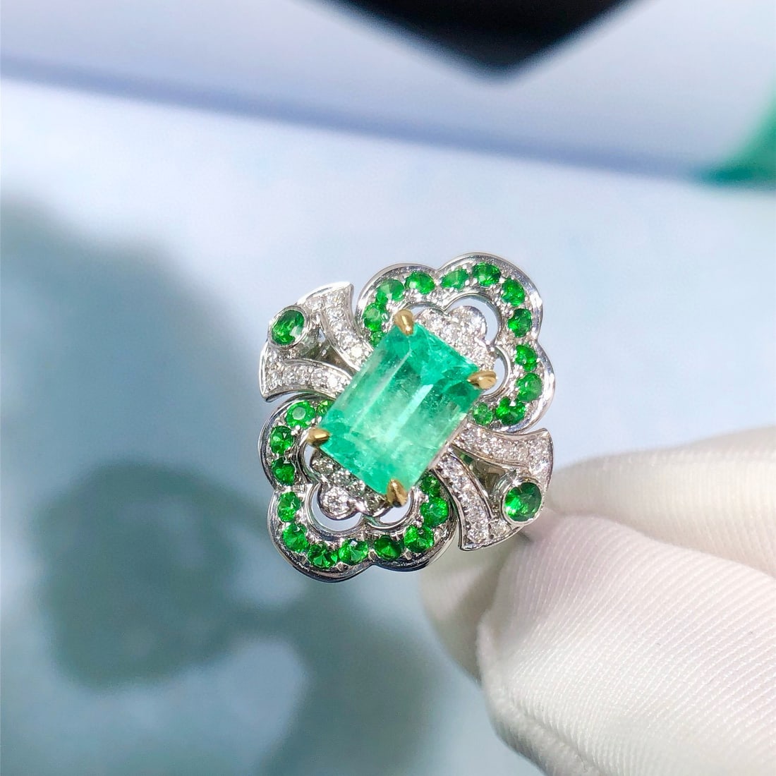 14k Gold 1.45 Ctw Natural Emerald & Diamond Ring - 7