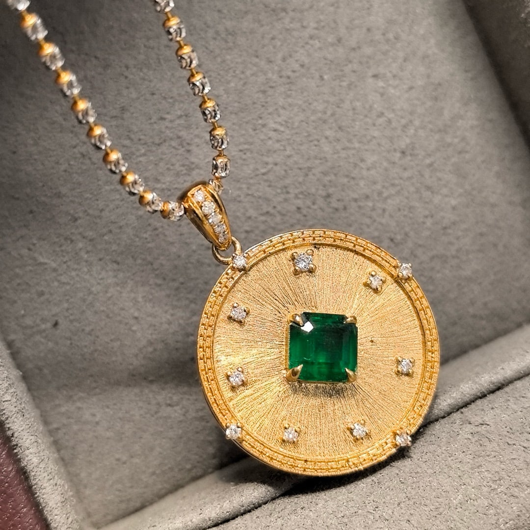 14k Gold 0.78 Ctw Vivid Green Natural Emerald & Diamond Pendant( Without Chain ): Ref:230958238 // gold content:14k gold // main gemstone:emerald // shape:octagonal // carat weight:0. 65ct // color:vivid green // treatment:natural // // adjacent gemstone 2 : diamond // shape:round