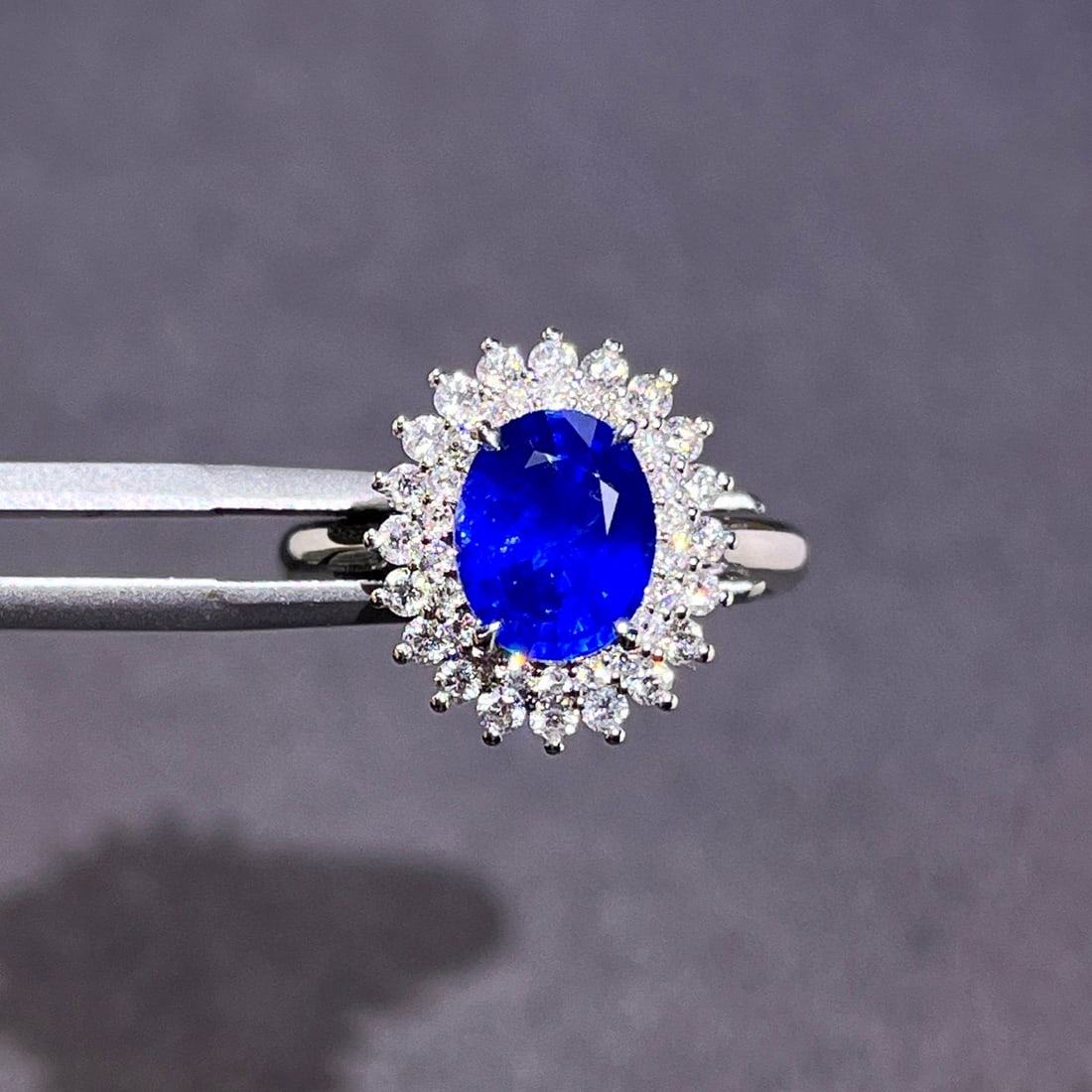 14k Gold 3.05 Ctw Natural Sapphire & Diamond Ring: Ref:230958264 // gold content:14k gold // ring size:7. 25us // // main gemstone:sapphire // shape:oval // carat weight:2. 5ct // color:royal blue // treatment:natural // // adjacent gemstone 2 : diamo