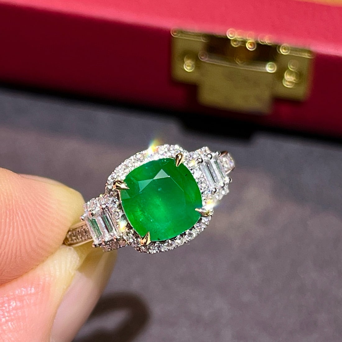 14k Gold 2.13 Ctw Vivid Green Natural Emerald & Diamond Ring - 3