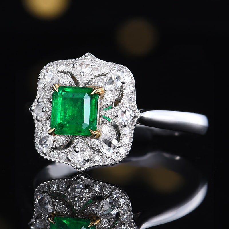 14k Gold 0.83 Ctw Vivid Green Natural Emerald & Diamond Ring - 2