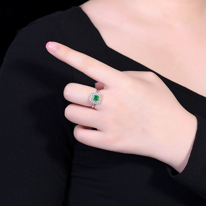 14k Gold 0.83 Ctw Vivid Green Natural Emerald & Diamond Ring - 6