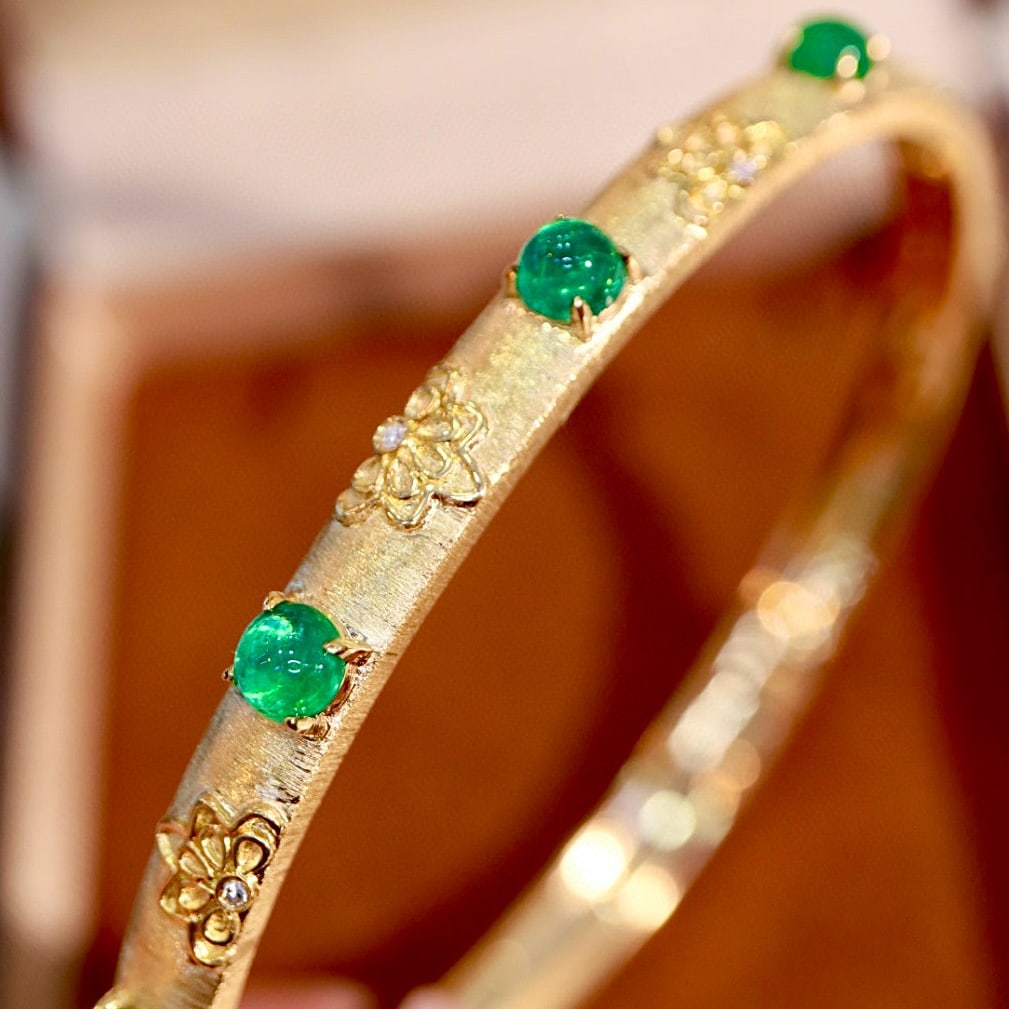 14k Gold 2.44 Ctw Natural Emerald & Diamond Bangle - 2