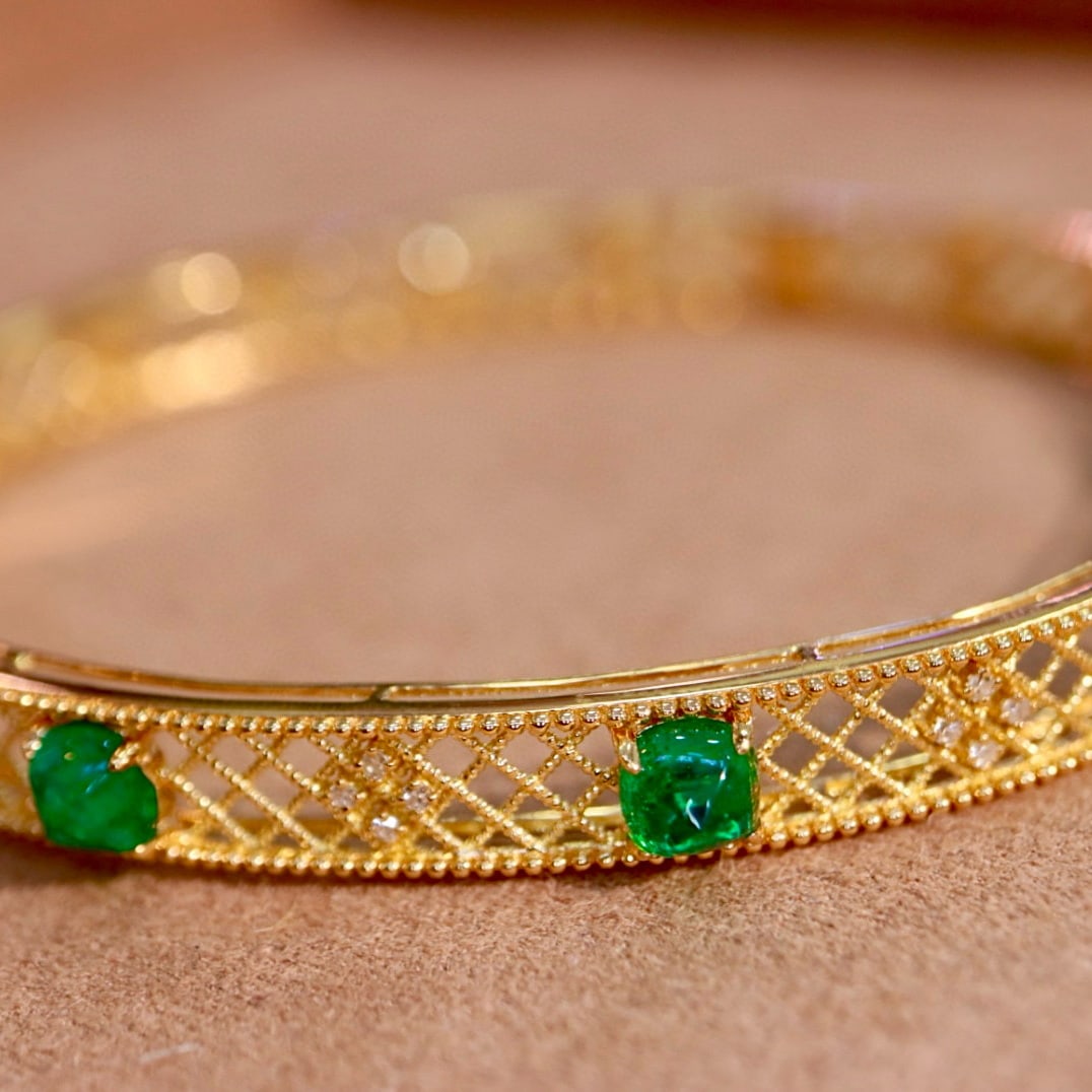 14k Gold 2.98 Ctw Natural Emerald & Diamond Bangle - 5