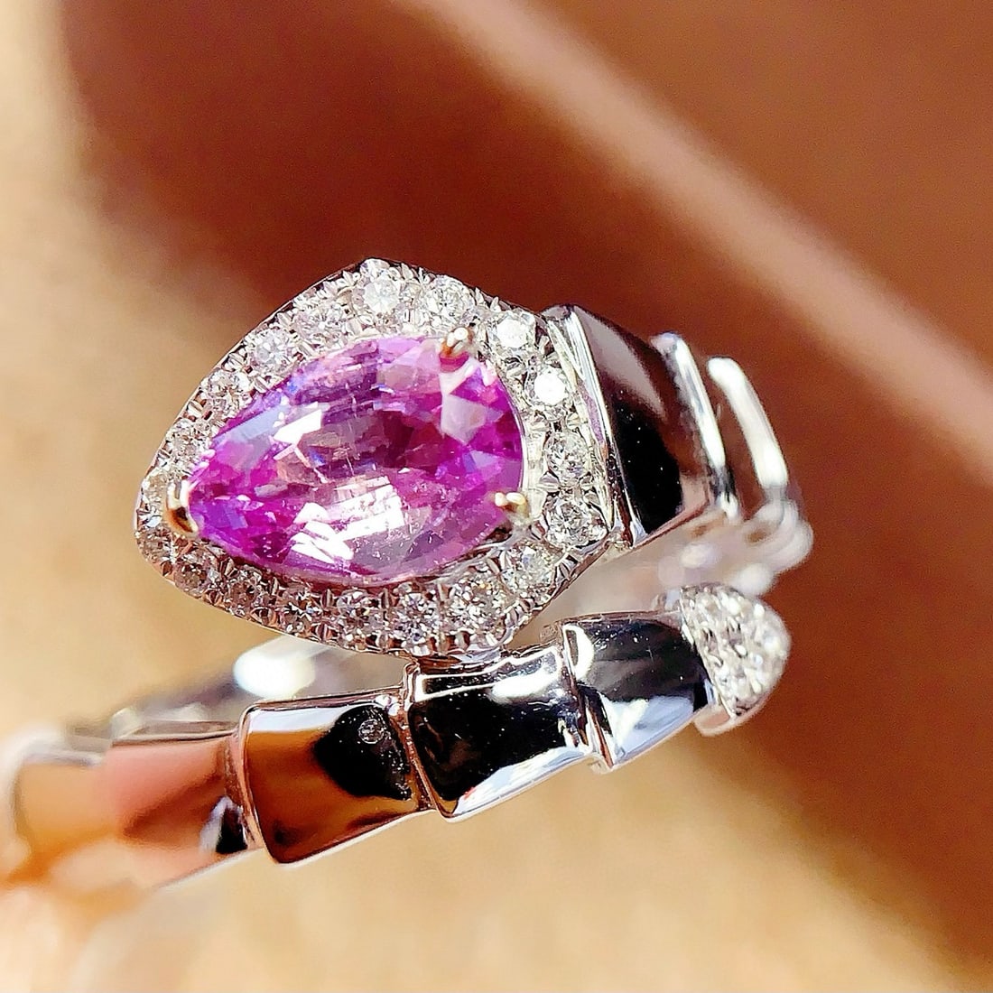 14k Gold 1 Ct Natural Sapphire & Diamond Ring: Ref:230958304 // gold content:14k gold // ring size:7. 25us // // main gemstone:sapphire // shape:pear // carat weight:1ct // color:pink // treatment:natural // // adjacent gemstone 2 : diamond //