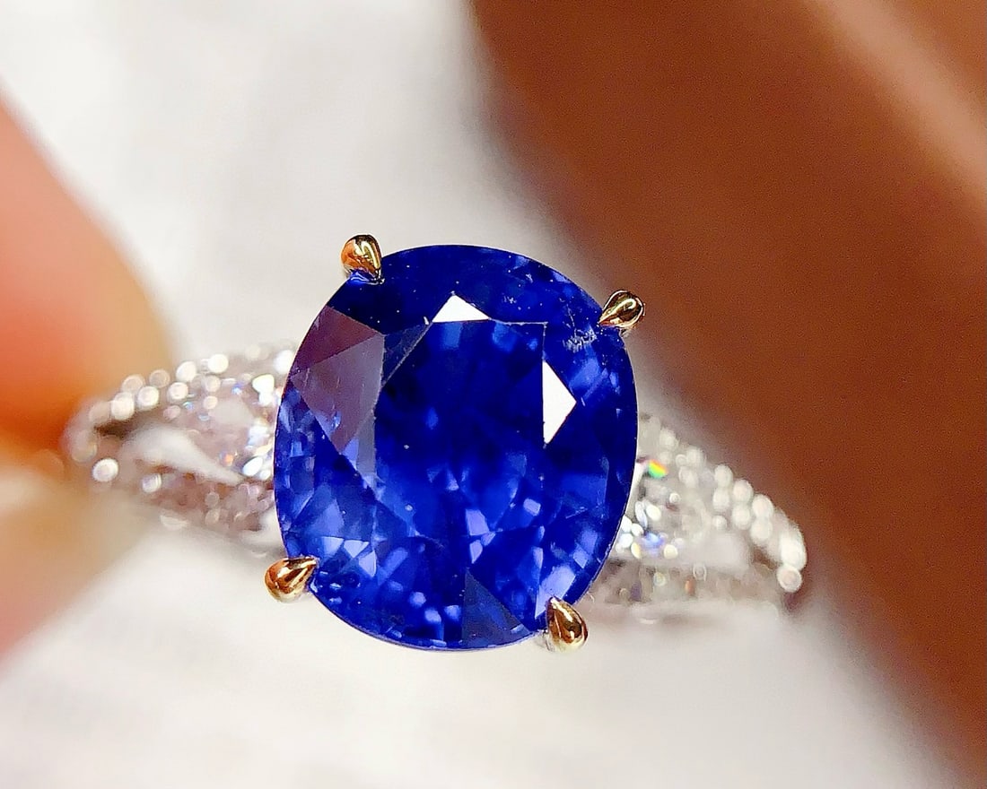 14k Gold 3.5 Ct Natural Sapphire & Diamond Ring - 6