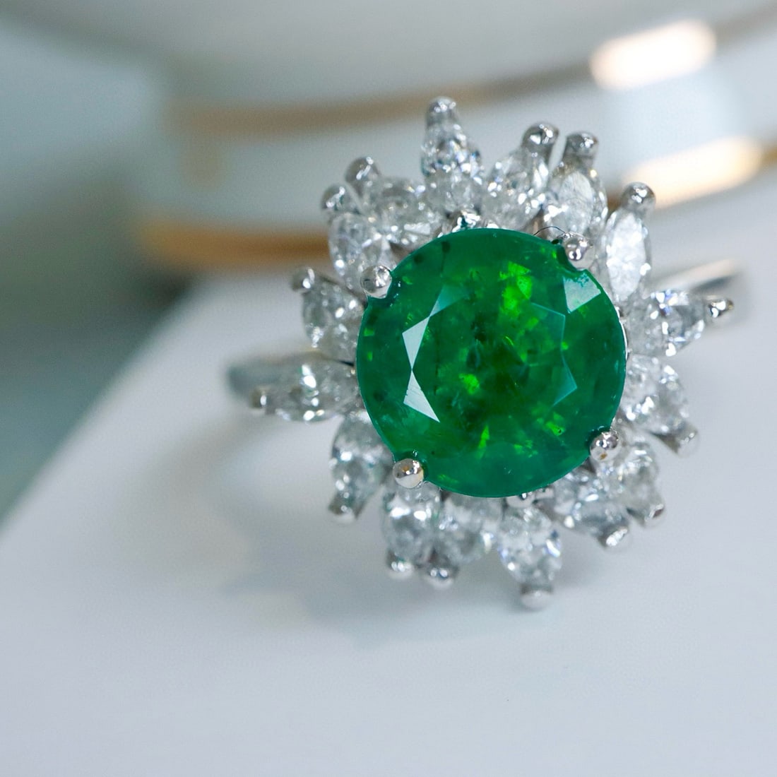 14k Gold 2.87 Ctw Vivid Green Natural Emerald & Diamond Ring: Ref:230958310 // gold content:14k gold // ring size:7. 25us // // main gemstone:emerald // shape:round // carat weight:2. 02ct // color:vivid green // treatment:natural // cut grade:g // //