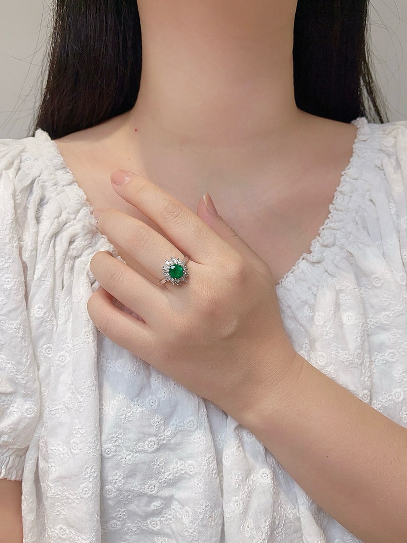 14k Gold 2.87 Ctw Vivid Green Natural Emerald & Diamond Ring - 6