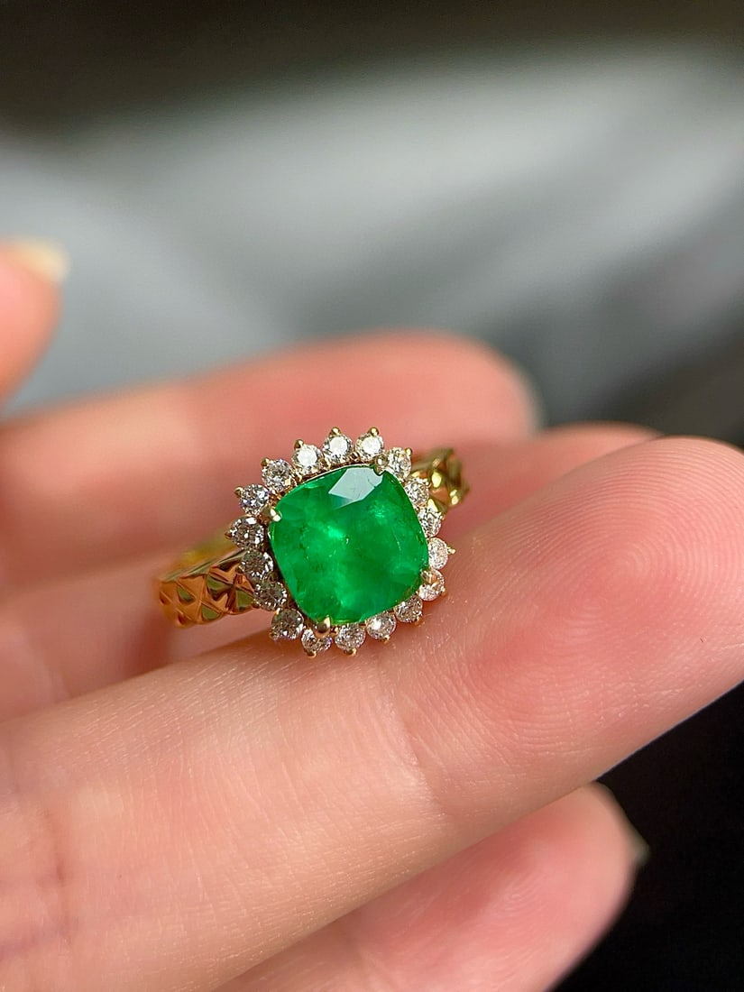 14k Gold 2.04 Ctw Vivid Green Natural Emerald & Diamond Ring - 2