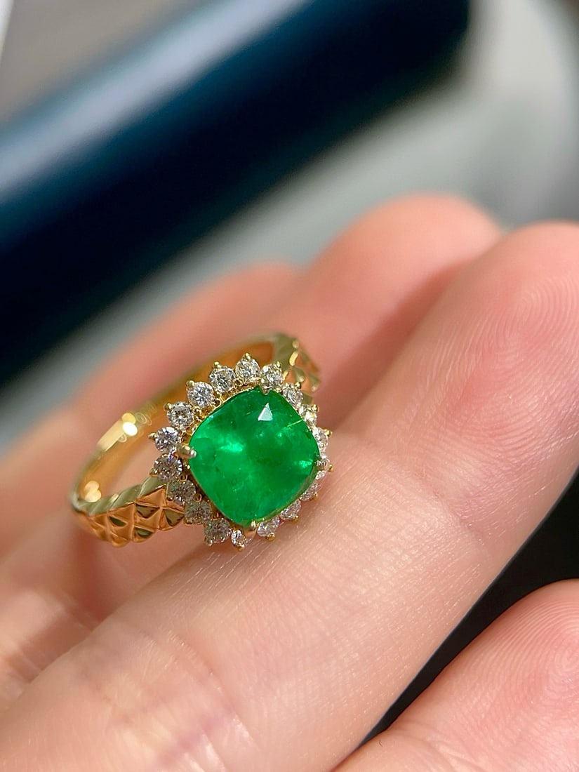 14k Gold 2.04 Ctw Vivid Green Natural Emerald & Diamond Ring - 3