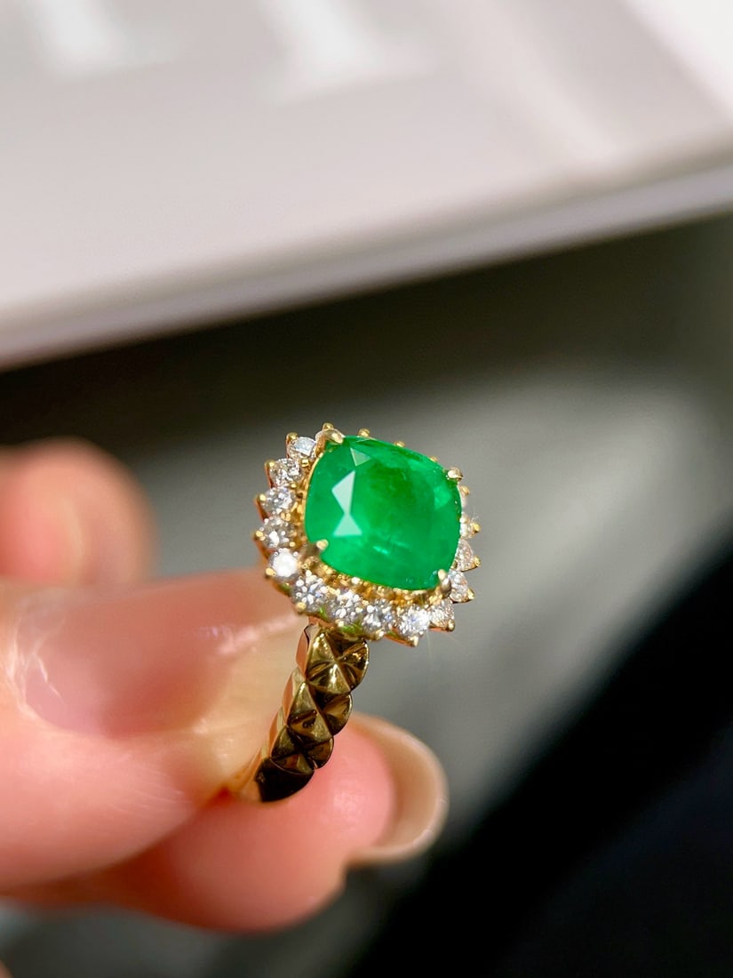 14k Gold 2.04 Ctw Vivid Green Natural Emerald & Diamond Ring - 5