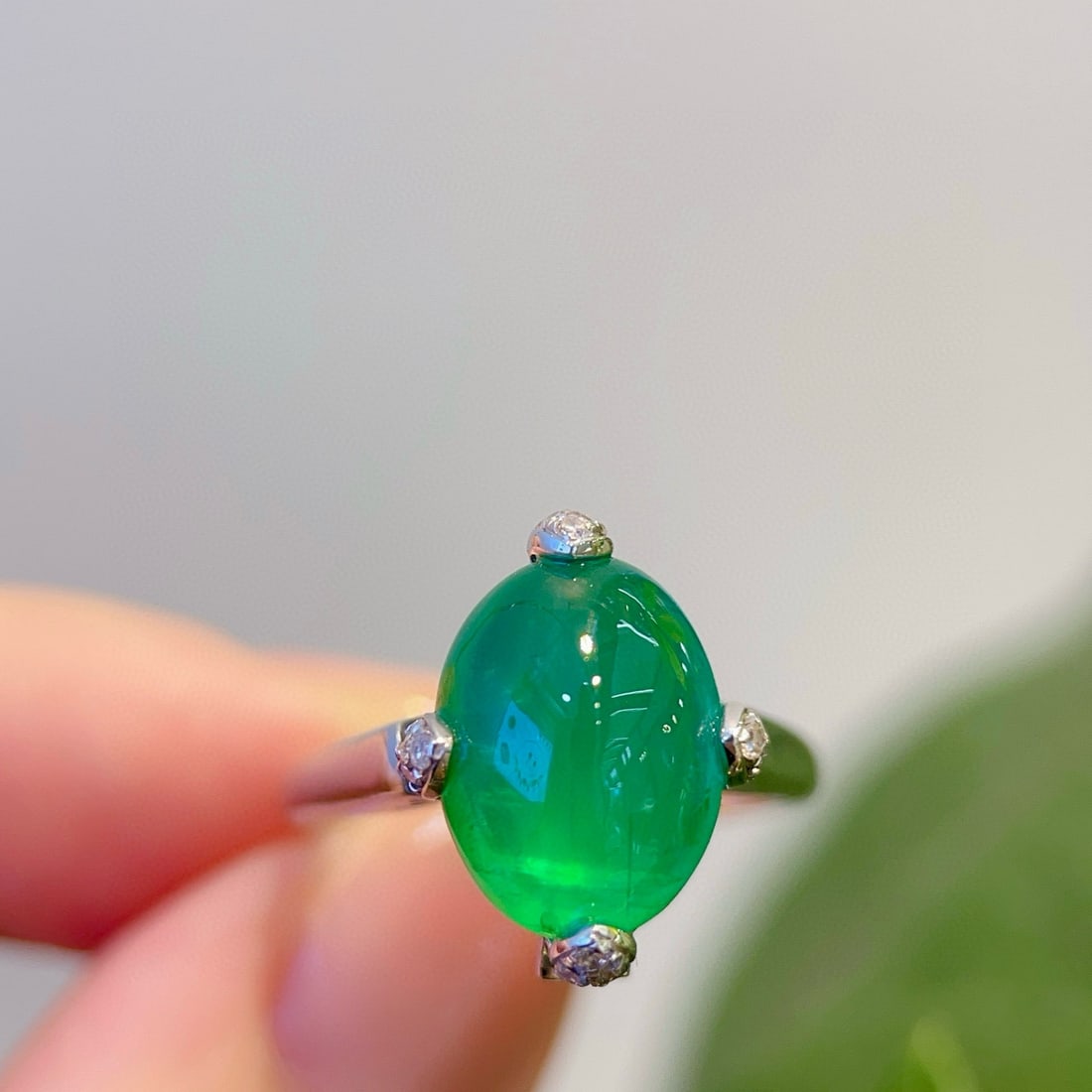 14k Gold 4.5 Ct Natural Emerald & Diamond Ring/pendant( Without Chain ): Ref:230958318 // gold content:14k gold // ring size:7. 25us // // main gemstone:emerald // shape:oval // carat weight:4. 5ct // color:green // treatment:natural // // adjacent gemstone 2 : diamond //