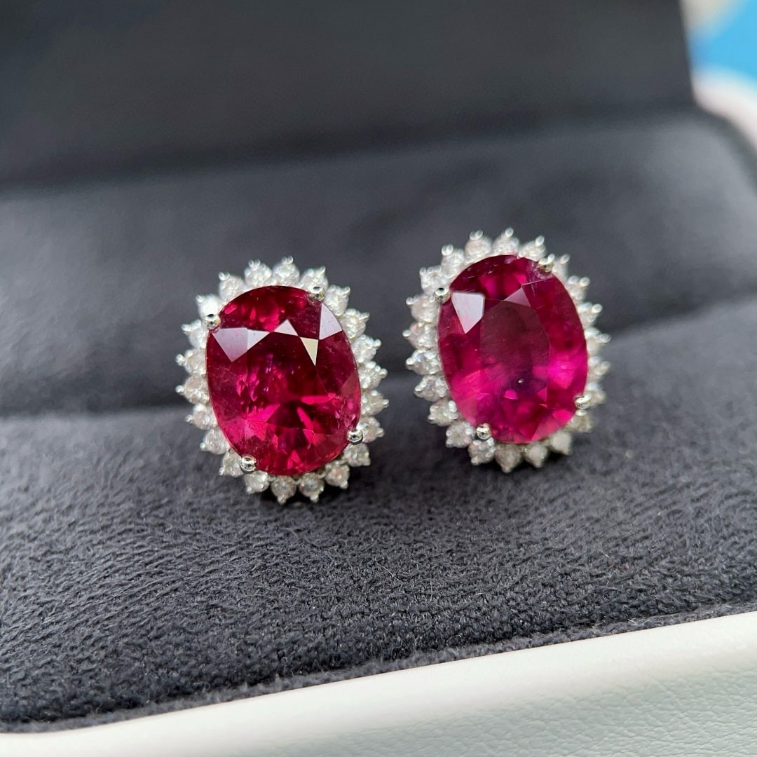 14k Gold 5.83 Ctw Natural Tourmaline & Diamond Earrings: Ref:230958331 // gold content:14k gold // main gemstone:tourmaline // shape:oval // carat weight:5. 39ct // color:red // treatment:natural // // adjacent gemstone 2 : diamond // shape:round // carat w
