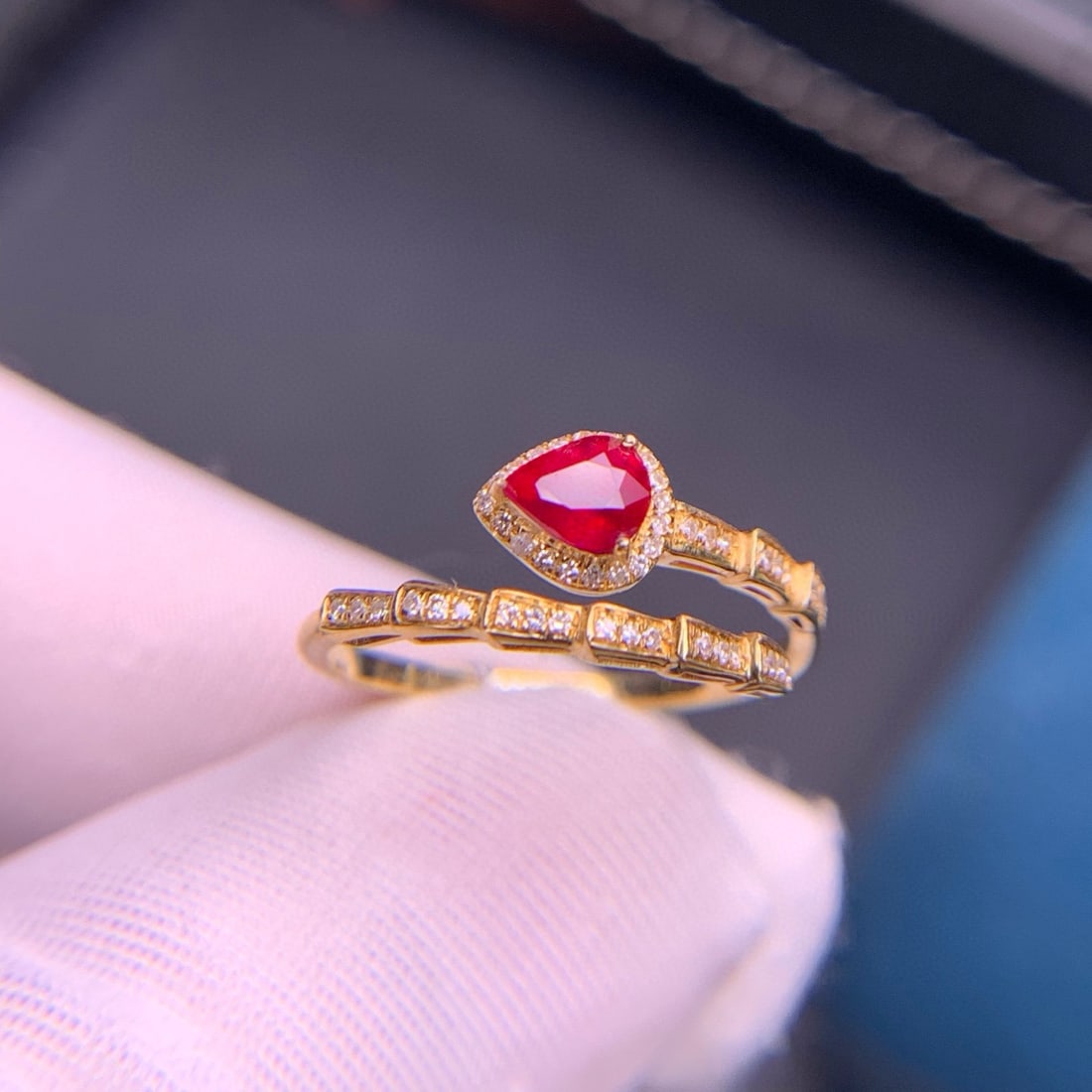 14k Gold 0.6 Ct Natural Ruby & Diamond Ring - 8