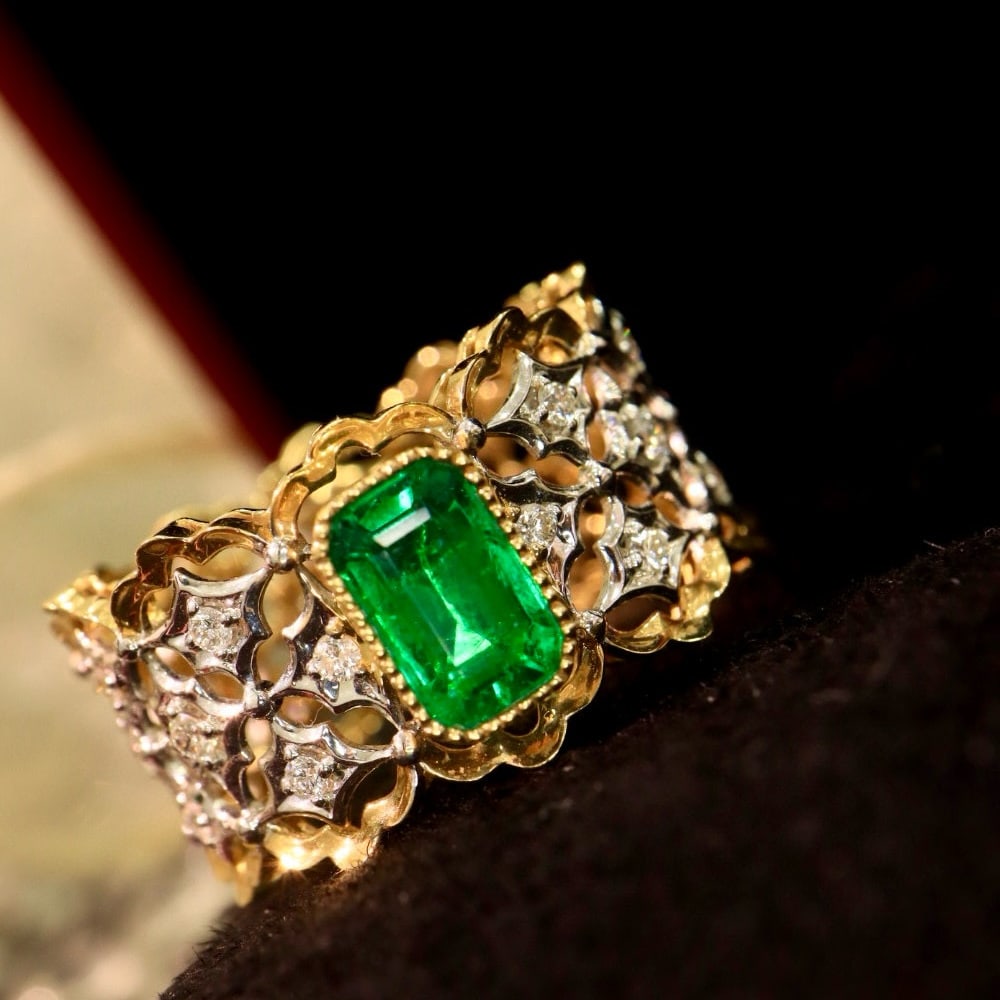 14k Gold 1.27 Ctw Vivid Green Natural Emerald & Diamond Ring: Ref:230958343 // gold content:14k gold // ring size:7. 25us // // main gemstone:emerald // shape:octagonal // carat weight:0. 9ct // color:vivid green // treatment:natural // // adjacent gemstone 2 :