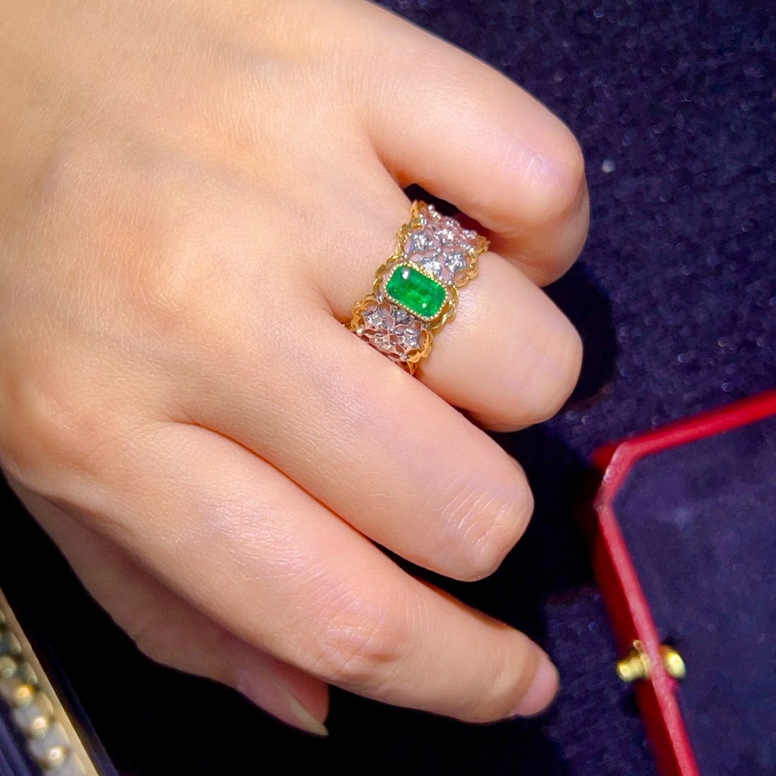 14k Gold 1.27 Ctw Vivid Green Natural Emerald & Diamond Ring - 8