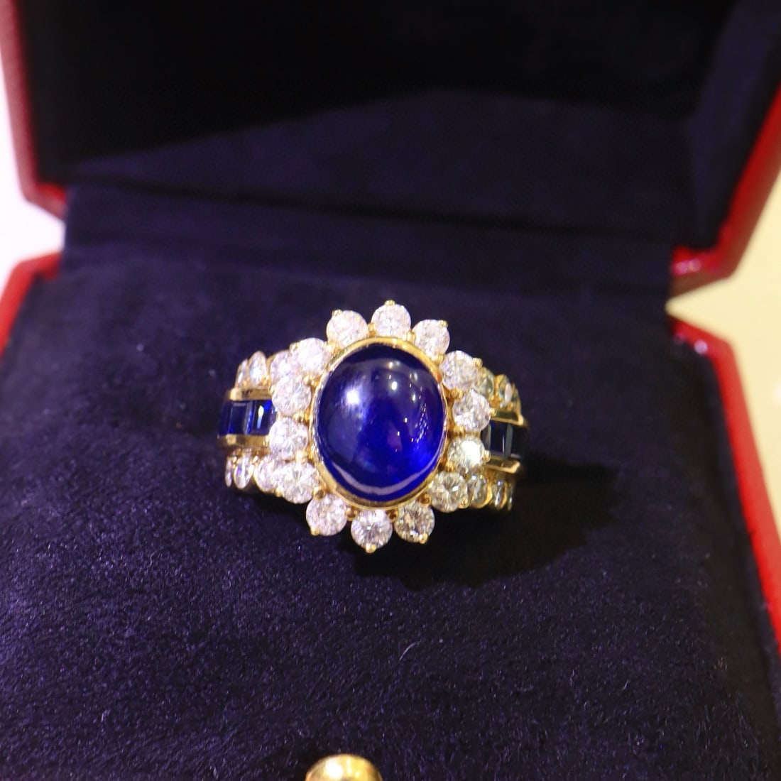 14k Gold 7.3 Ctw Natural Sapphire & Diamond Ring - 3