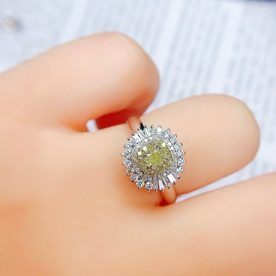 14k Gold 0.28 Ct Natural Yellow Diamond & Diamond Ring - 3