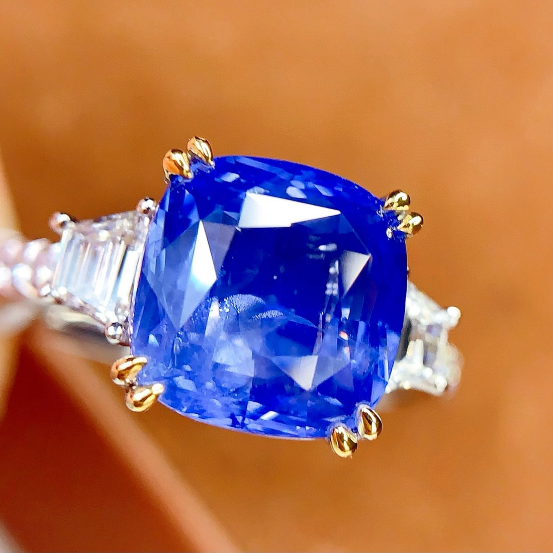 14k Gold 5 Ct Natural Sapphire & Diamond Ring - 2