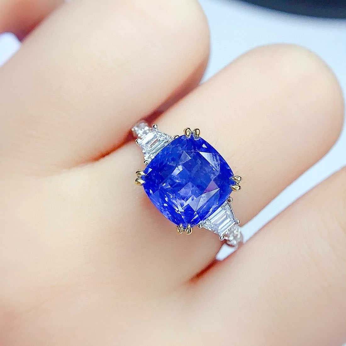 14k Gold 5 Ct Natural Sapphire & Diamond Ring - 6