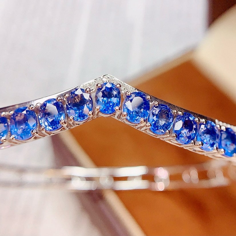 14k Gold 7.68 Ct Natural Sapphire & Diamond Bangle - 3