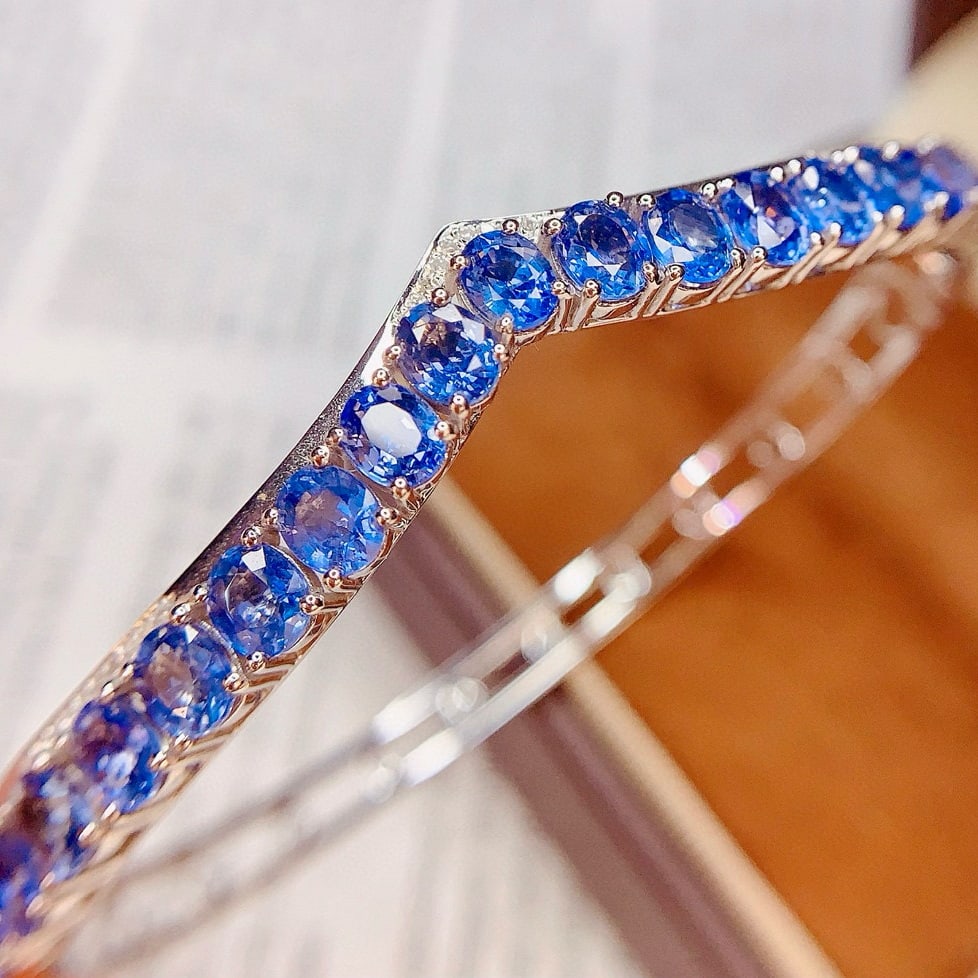 14k Gold 7.68 Ct Natural Sapphire & Diamond Bangle - 4