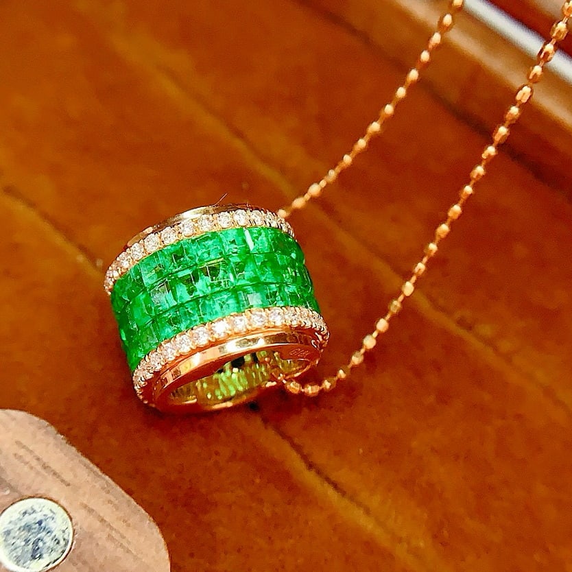 14k Gold 2 Ct Natural Emerald & Diamond Necklace - 4