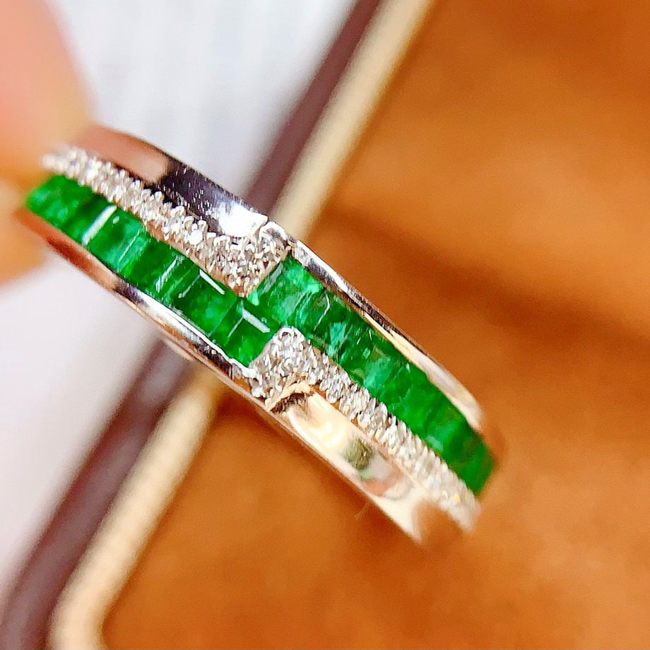 14k Gold 1.2 Ct Natural Emerald & Diamond Ring - 2