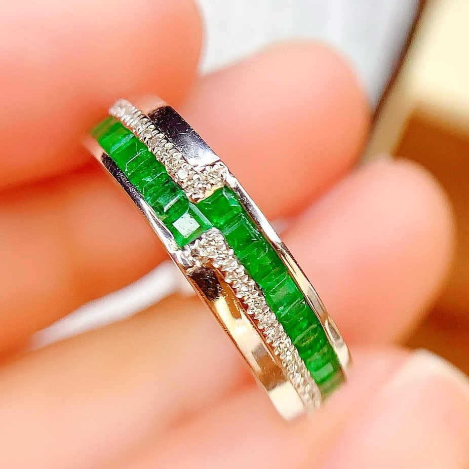 14k Gold 1.2 Ct Natural Emerald & Diamond Ring - 3