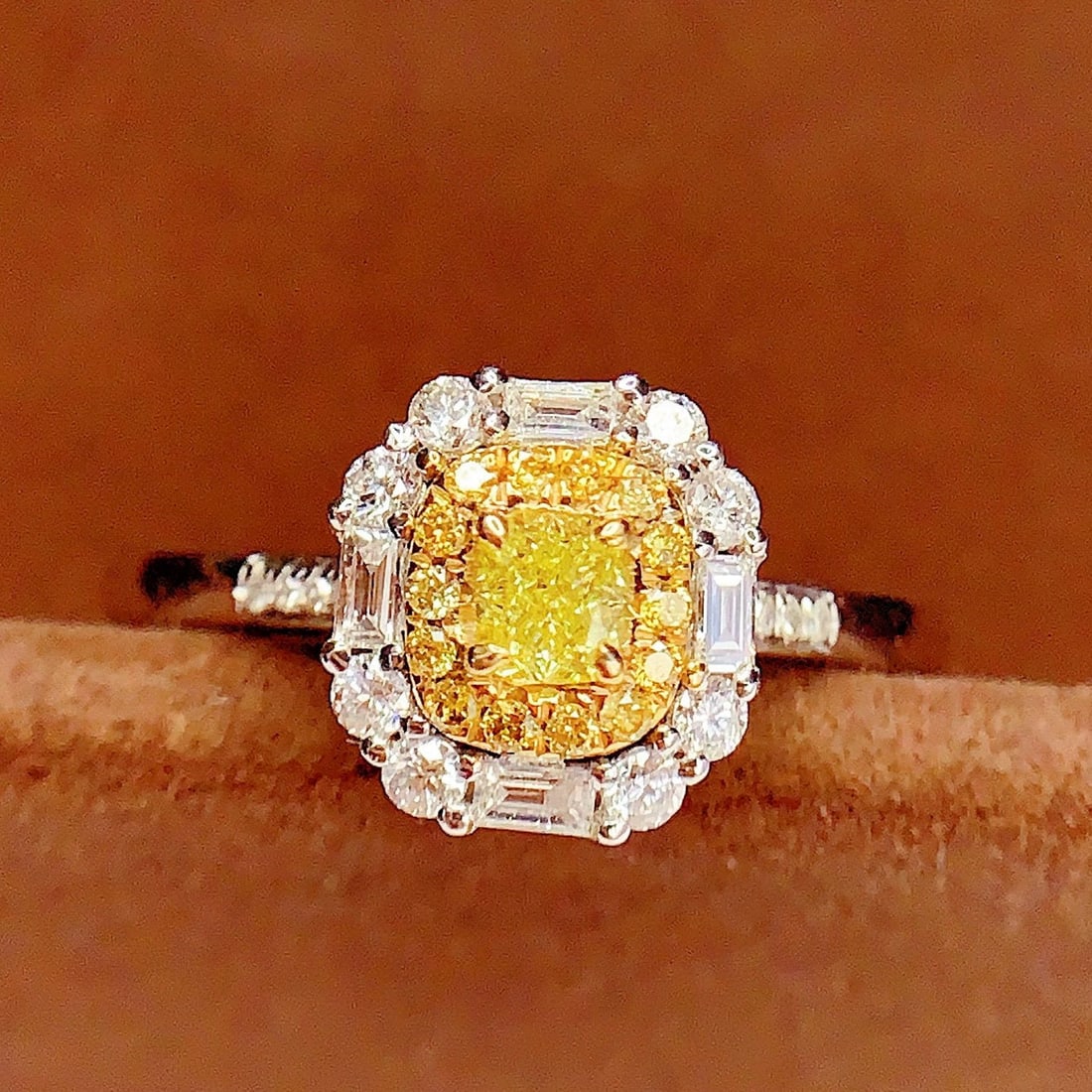 14k Gold 0.29 Ct Natural Yellow Diamond & Diamond Ring - 4