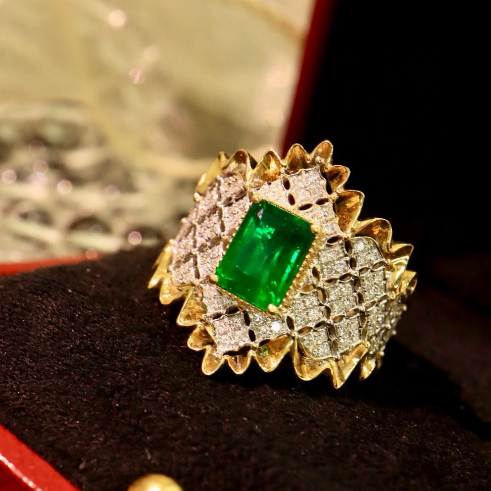 14k Gold 1.50 Ctw Vivid Green Natural Emerald & Diamond Ring - 9