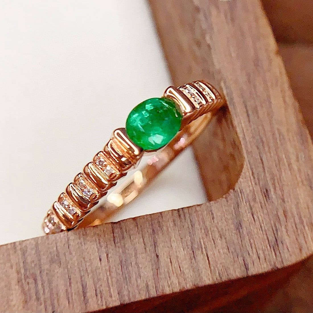 14k Gold 0.4 Ct Natural Emerald & Diamond Ring - 4