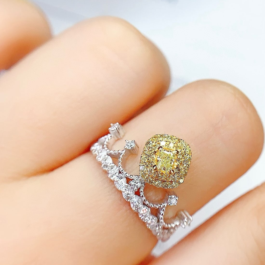 14k Gold 0.38 Ct Natural Yellow Diamond & Diamond Ring - 6