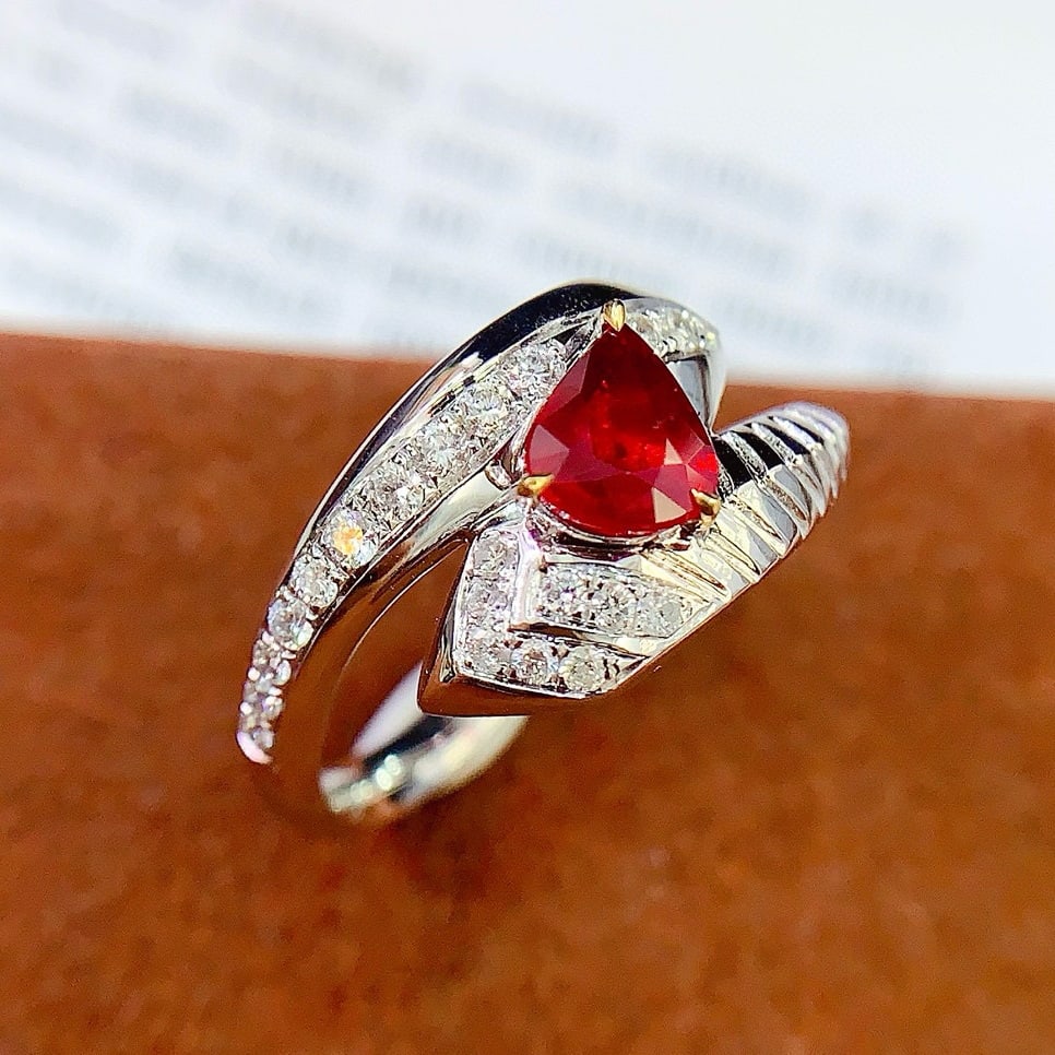 14k Gold 0.68 Ct Vivid Red Natural Ruby & Diamond Ring - 2