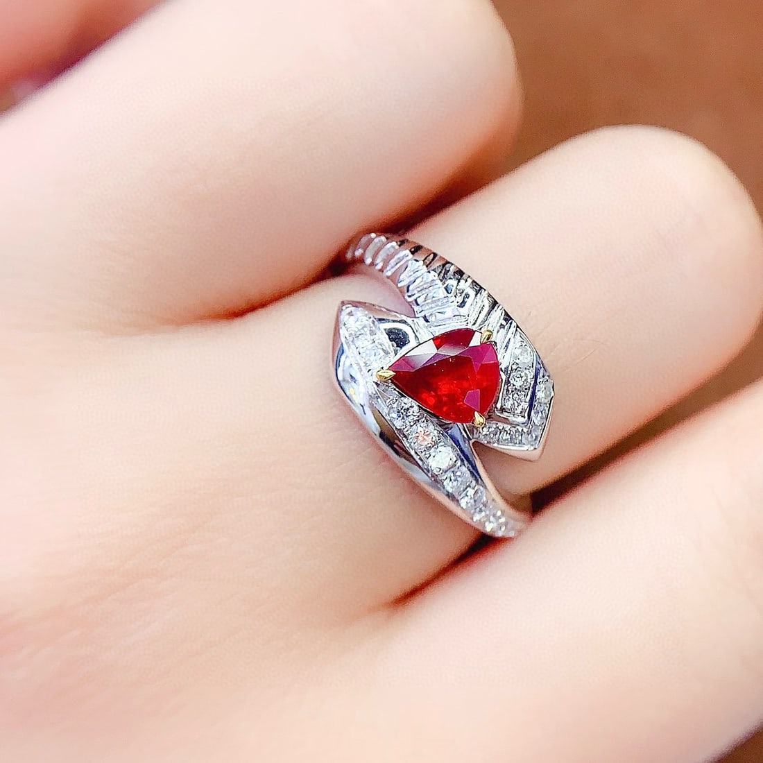 14k Gold 0.68 Ct Vivid Red Natural Ruby & Diamond Ring - 5