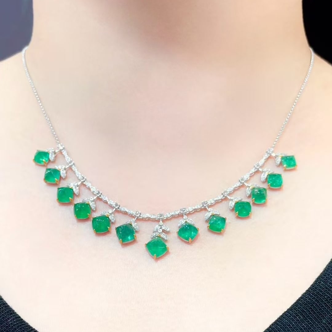 14k Gold 13.8 Ct Vivid Green Natural Emerald & Diamond & Sapphire Necklace - 4