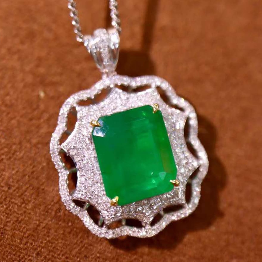14k Gold 4.79 Ctw Vivid Green Natural Emerald & Diamond Pendant( Without Chain ) - 2