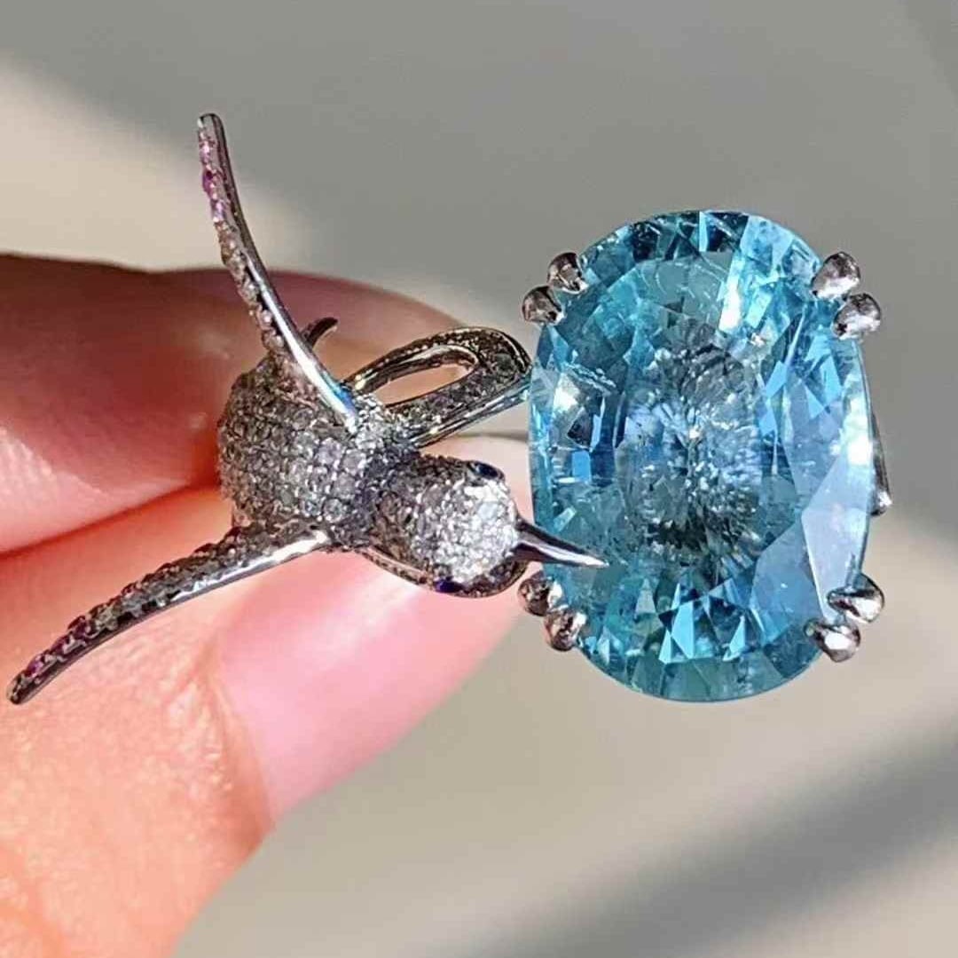 14k Gold 7.5 Ct Natural Aquamarine & Diamond Ring - 2