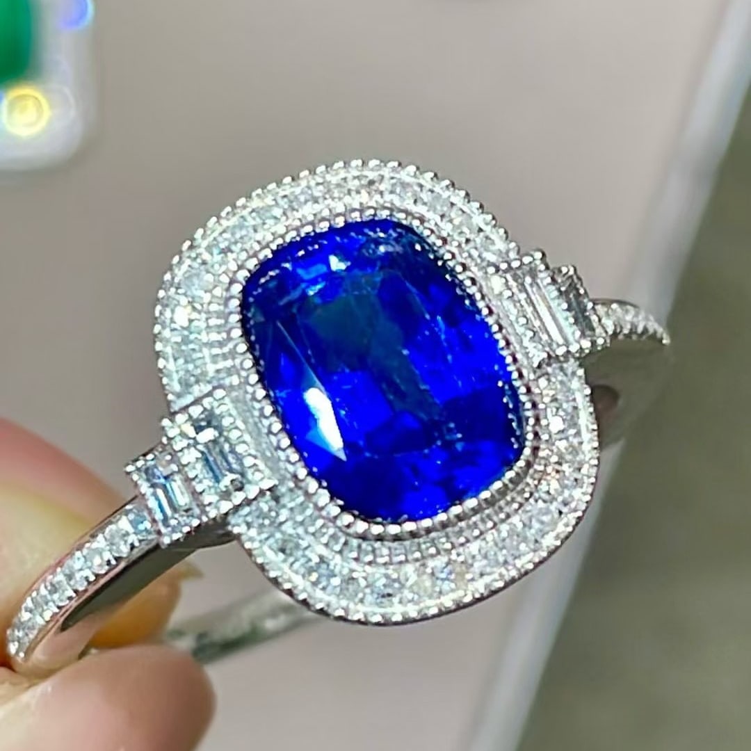 14k Gold 1.92 Ct Natural Sapphire & Diamond Ring: Ref:231059111 // gold content:14k gold // ring size:7. 25us // // main gemstone:sapphire // shape:cushion // carat weight:1. 92ct // color:blue // treatment:natural // // adjacent gemstone 2 :